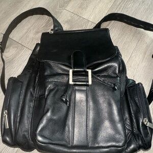 Le Donne Black Full-Grain Leather Multi-Pocket Backpack Colombian Cowhide Bag